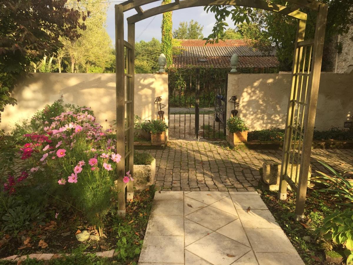 Domaine Des Monges Bed & Breakfast Saint-Seurin-de-Prats Exterior foto