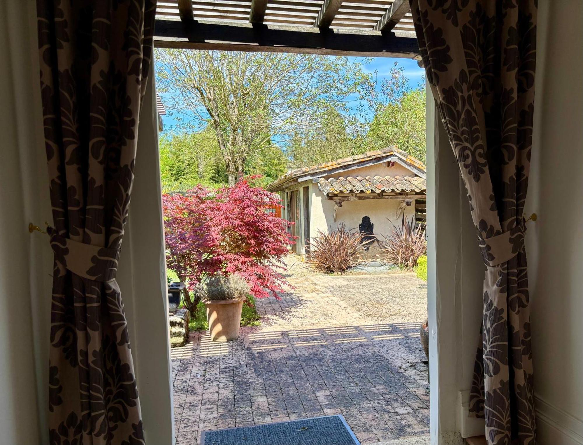 Domaine Des Monges Bed & Breakfast Saint-Seurin-de-Prats Exterior foto